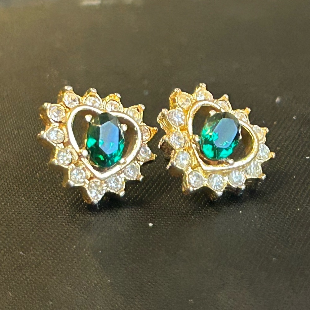 Vintage Style Emerald Green Heart Rhinestone Halo Gold Stud Earrings - Picture 3 of 8